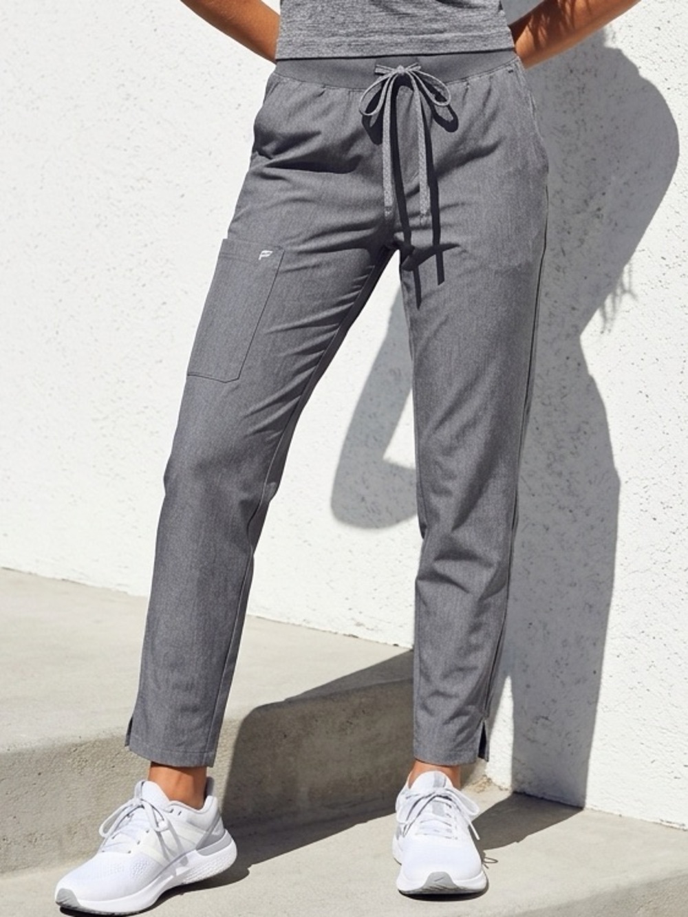 Fabletics Intake Scrub Pants in Heather Grey Medium Short